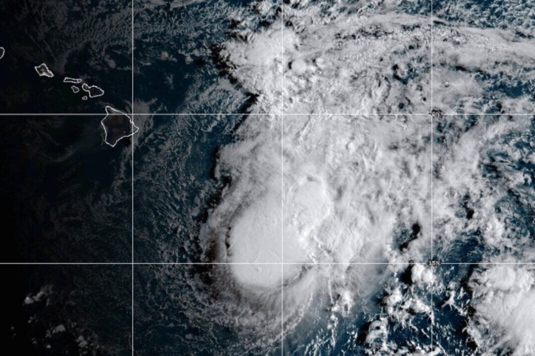 Tropical Storm Moke Drenches Hawaii Amid Post‑Lala Flooding