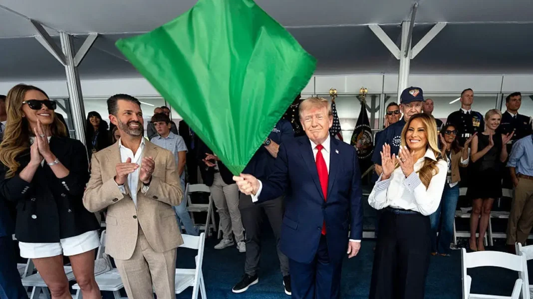 Donald Trump waves green flag, liberals outraged as Bubba Wallace locks