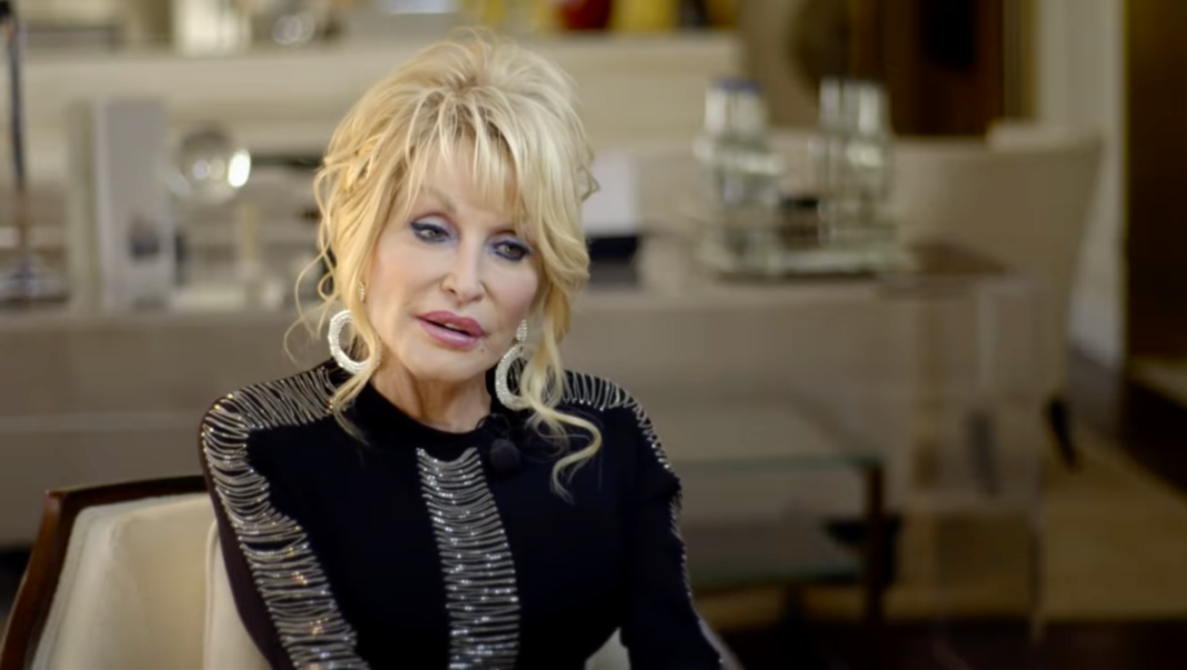 Age Like Dolly Parton: Timeless Grace in Today’s World