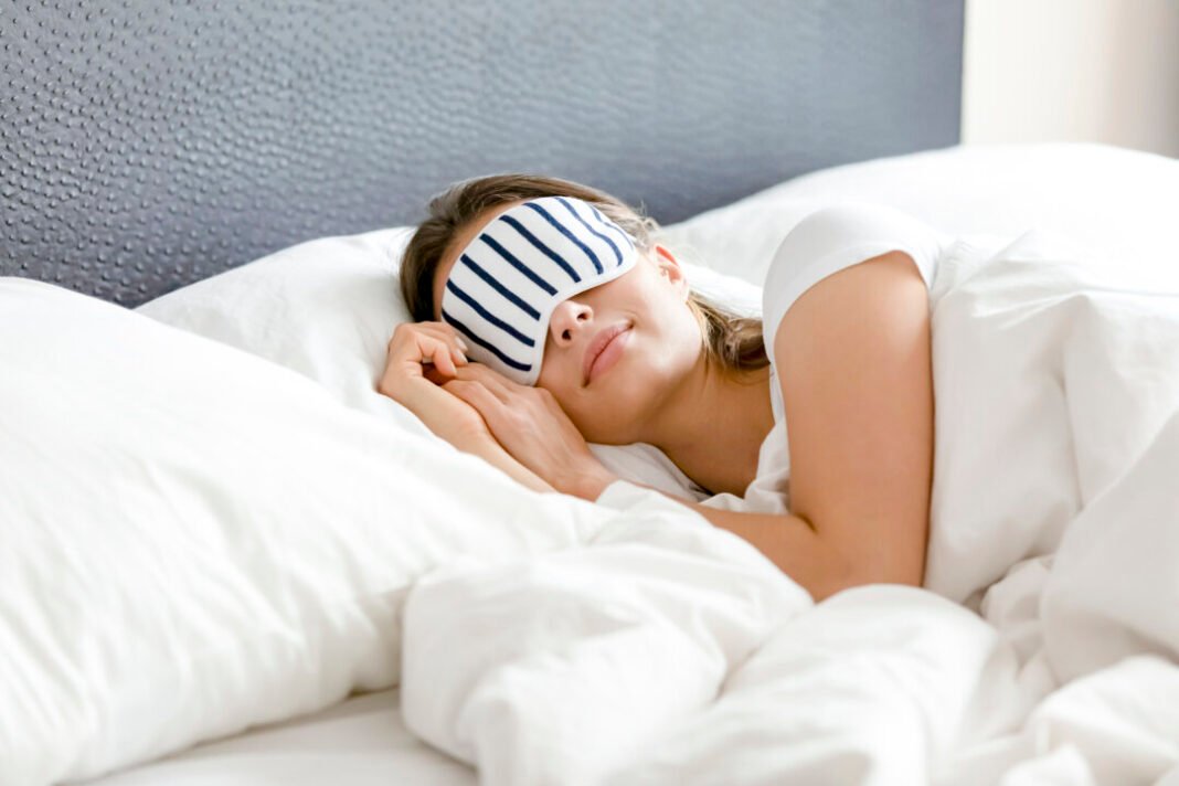How to Sleep Better When You Travel: Expert Jet‑Lag Hacks