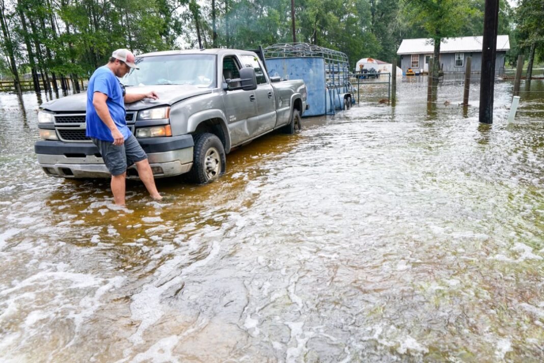 Edouard Lingers, Flooding Texas Homes, Roads