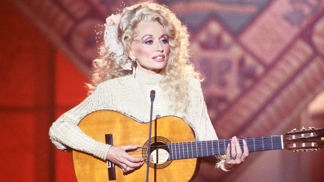 Dolly Parton Hides Cancer Diagnosis, Sister Says