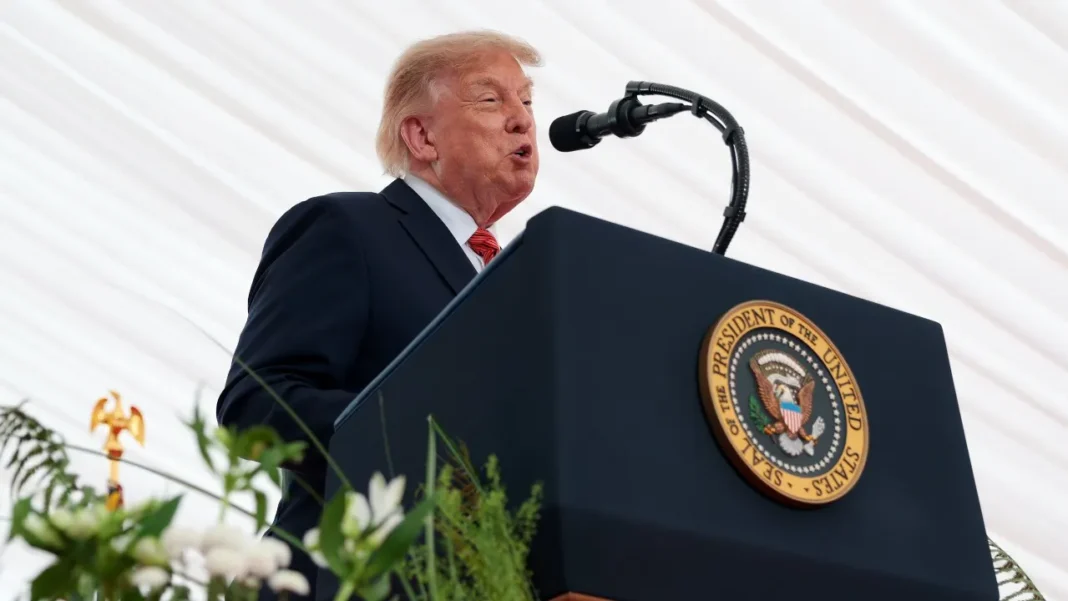 Trump Urges Irish Unity, Declares He’d Love It