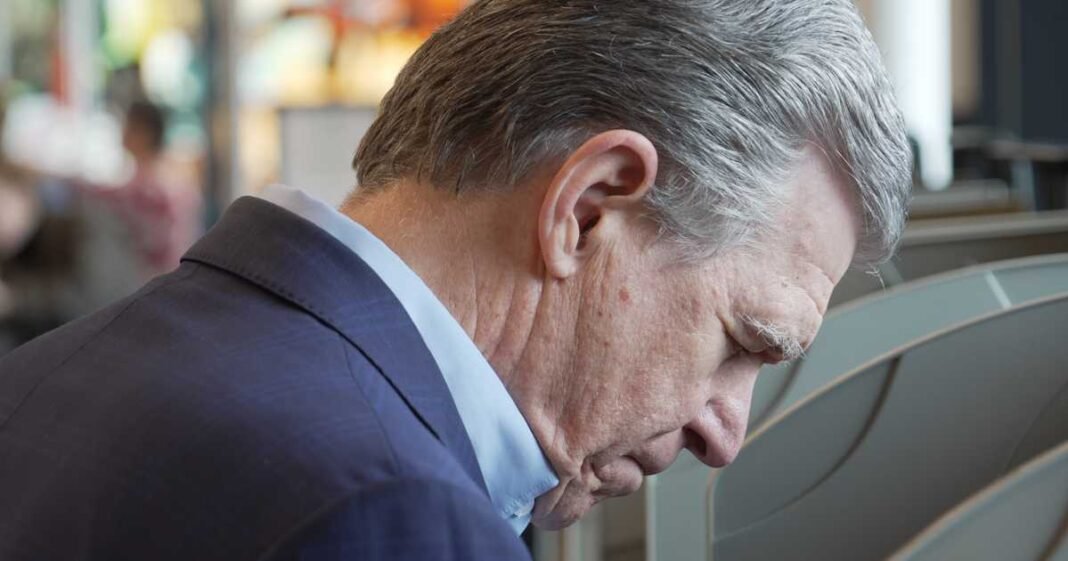 This Dangerous Criminal Illegal Alien: Roy Cooper Protected