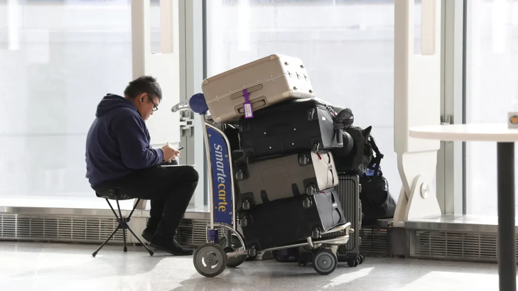 Amtrak, NJ Transit blamed for flight delays, refund rules clarified