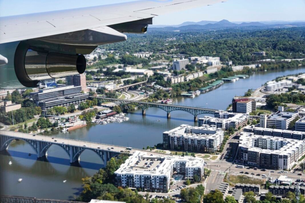 Air Force One soars over Neyland Stadium before Texas‑Tennessee showdown