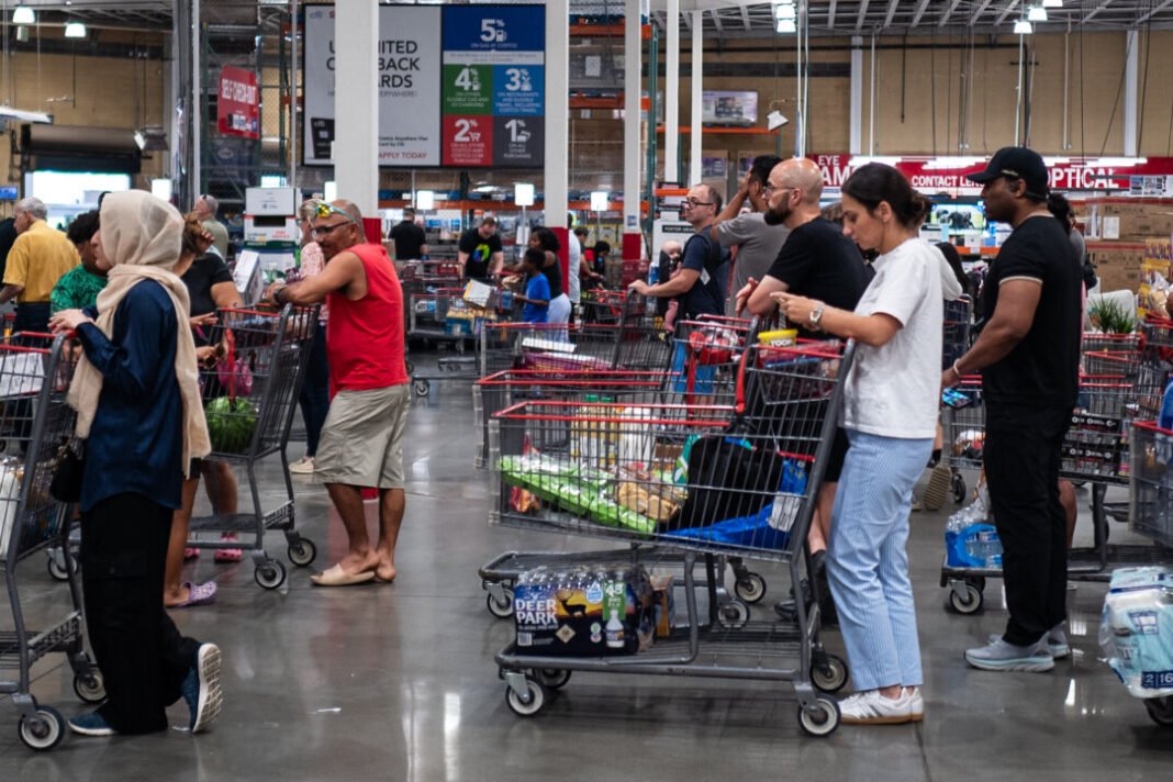 Americans’ Incomes, Net Worth Surge as Fed Reports Post‑Pandemic Gains