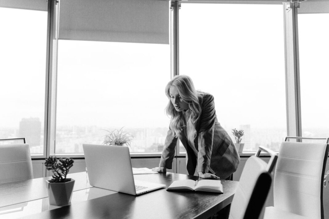 Even Girlbosses Decry Toxic Office Culture Feminism Created