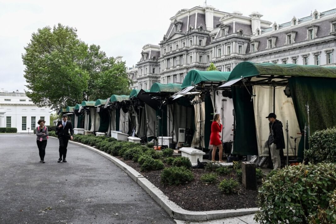 Judge Extends Order, Grants White House Access to News Agencies